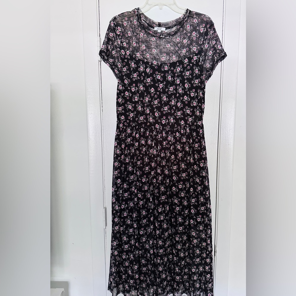 Floral Black Dress Size XL Short sheer sleeves fully lined